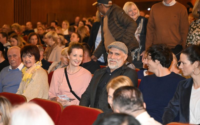 Sebastian Cavazza in Ajda Smrekar (2).jpg