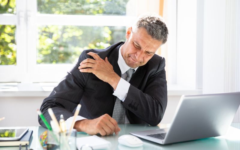 rama, boleča ramena, delo z računalnikom