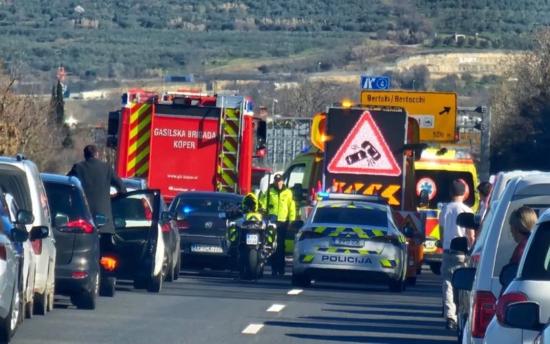 policija, nesreča, gasilci, koper, bertoki