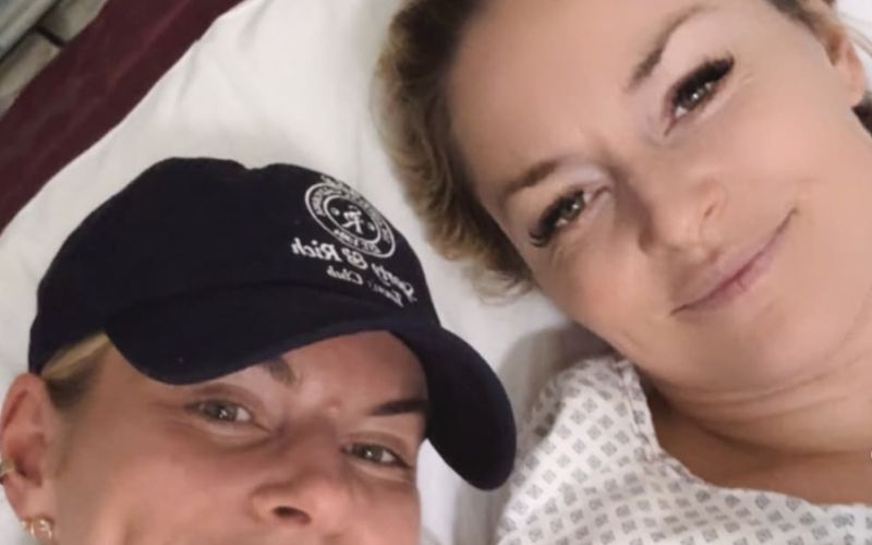 Lindsey Vonn in njena sestra Karin v bolnišnici Ca’ Foncello – tudi v zahtevnih trenutkih nista izgubili smisla za humor.