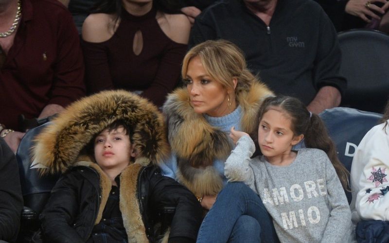 Jennifer Lopez, Max in Emme Muñiz (2).jpg