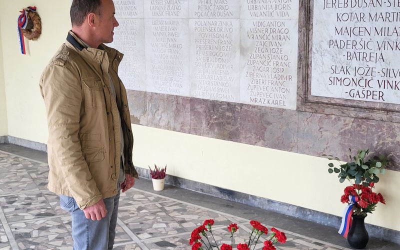 11-vecer-lirike-upora