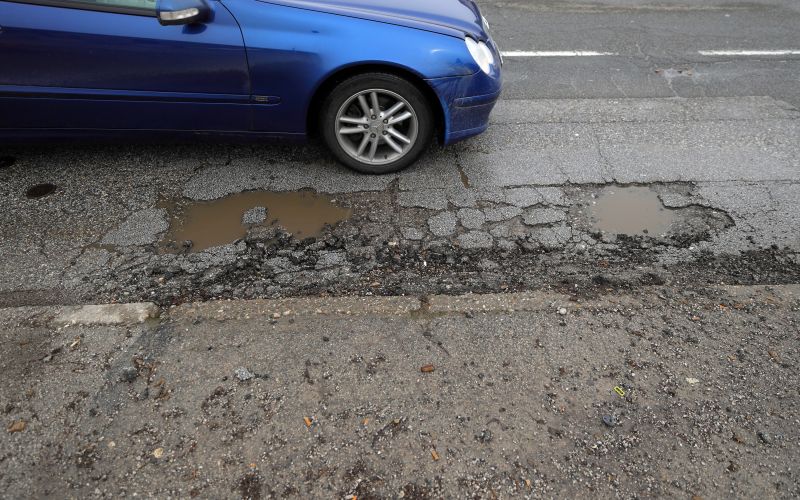 volkmerjeva-cesta-ptuj, luknje-v-asfaltu, cestne-luknje