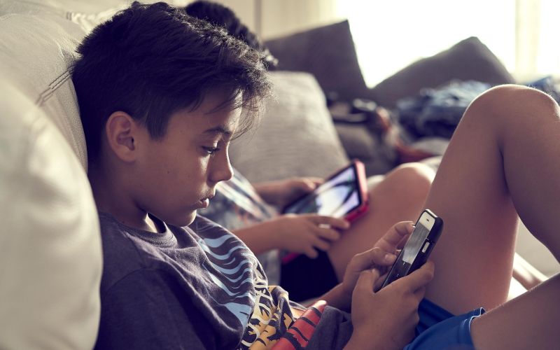 najstniki na telefonu