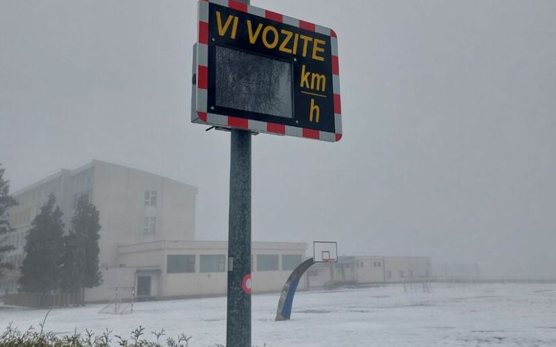 prikazovalnik hitrosti, tišina