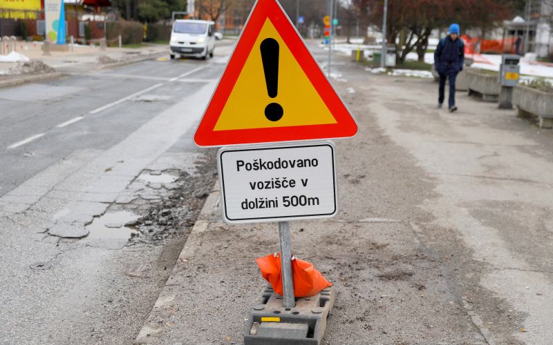 volkmerjeva-cesta-ptuj, luknje-v-asfaltu, cestne-luknje