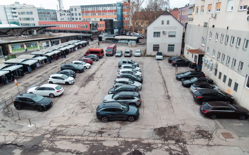 simbiločna, blagovnica, murska-sobota, dron, tržnica, blok, stanovanja, parkirišče