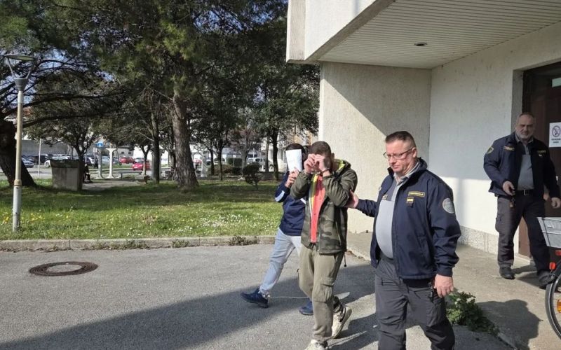 bolgara, skrunitev grobov.jpg