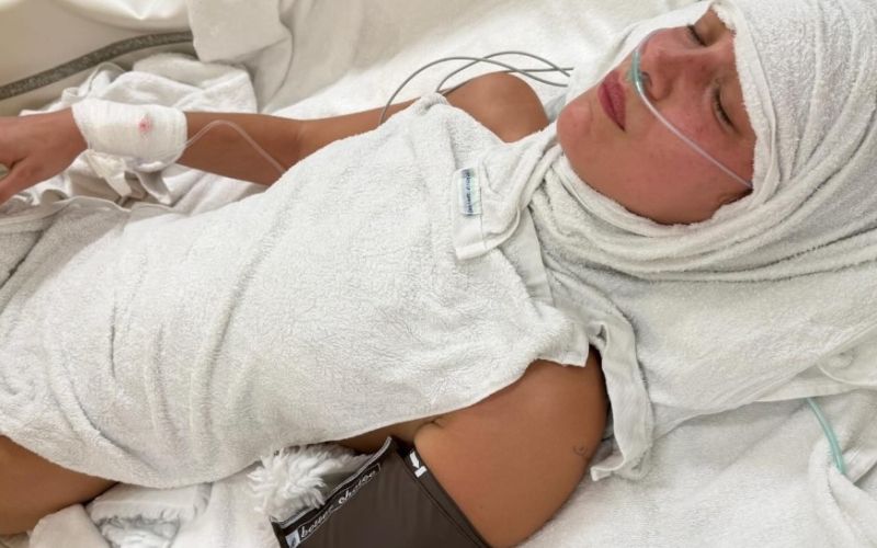 Bella Hadid - naslovna