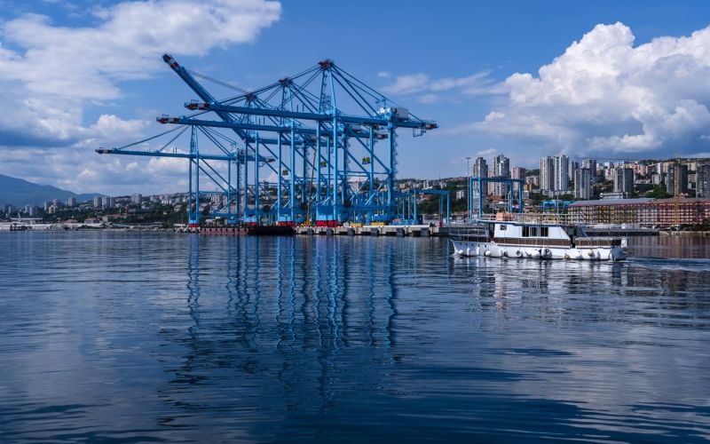 reka, ladjedelnica.jpg