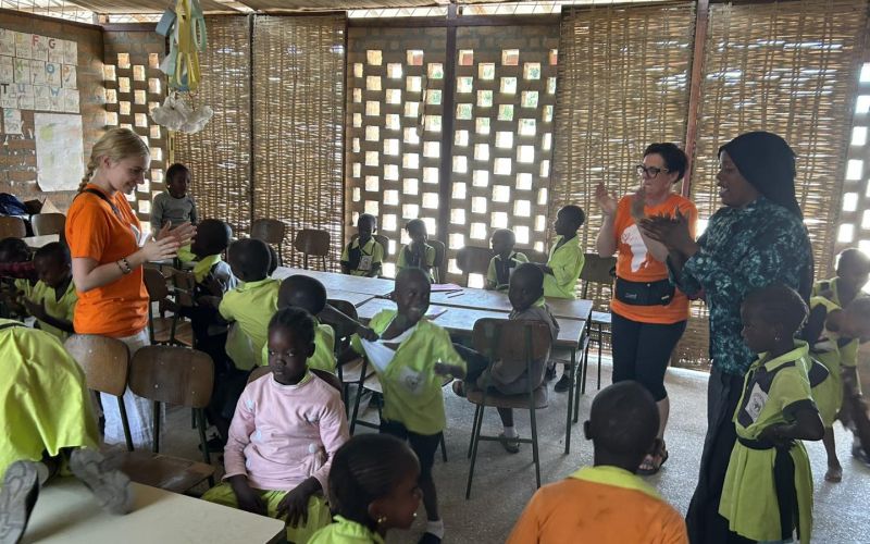 hb_v šoli v Afriki.jpg