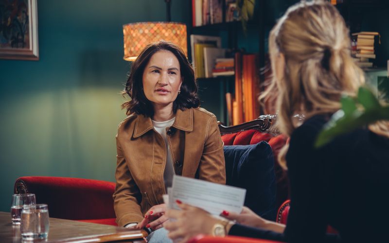 andreja-zrnić, kavč, podkast, hyrox