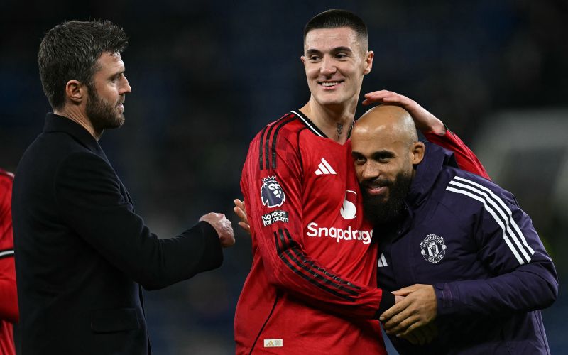 michael carrick benjamin sesko bryan mbeumo.jpg