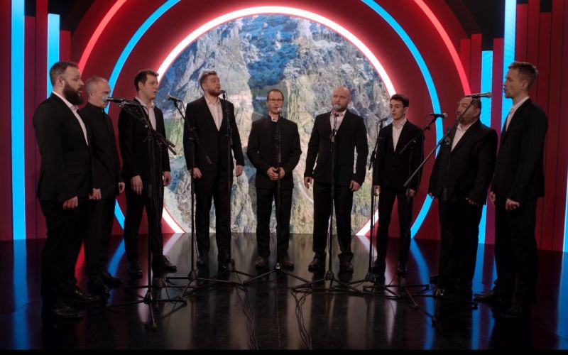 Mladi glasovi iz Postojne: Alikvot nocoj v oddaji Ubrano po slovensko!