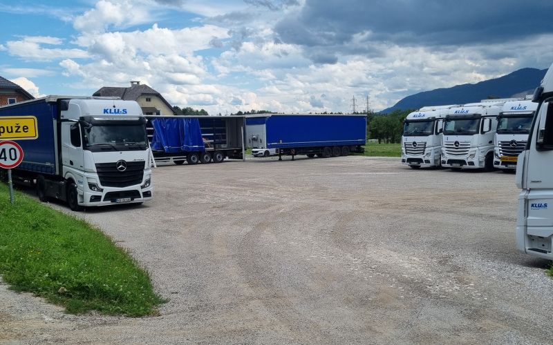 crna-gradnja, parkirisce, radovoljica