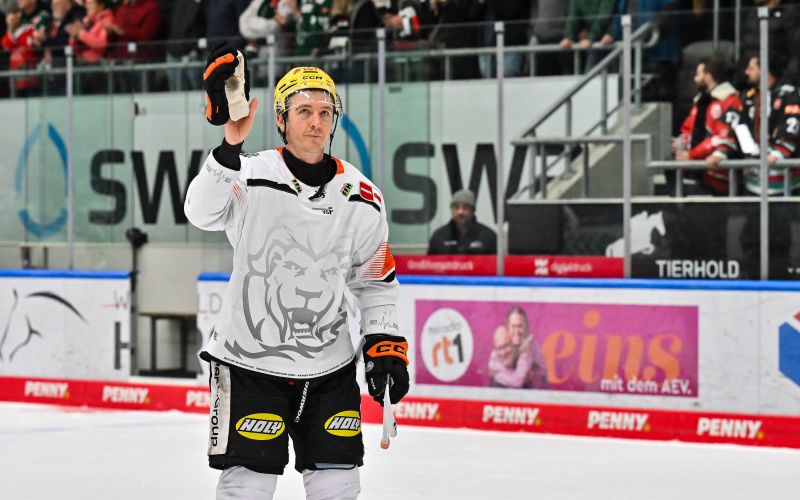 Reid McNeill 26 pm.jpg