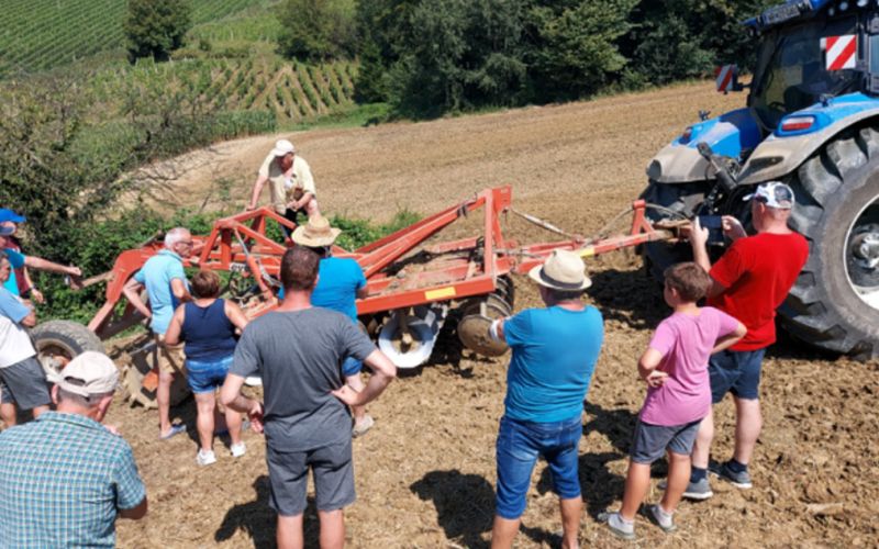 hb_strojna obdelava njive.jpg