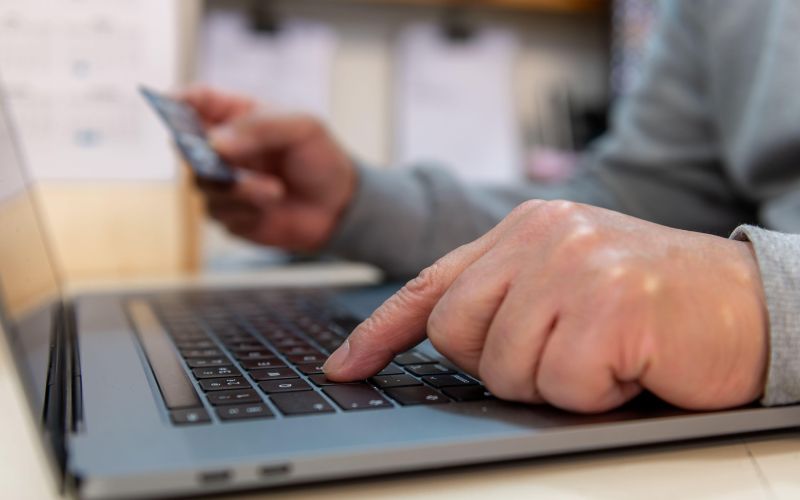 spletno finančno poslovanje