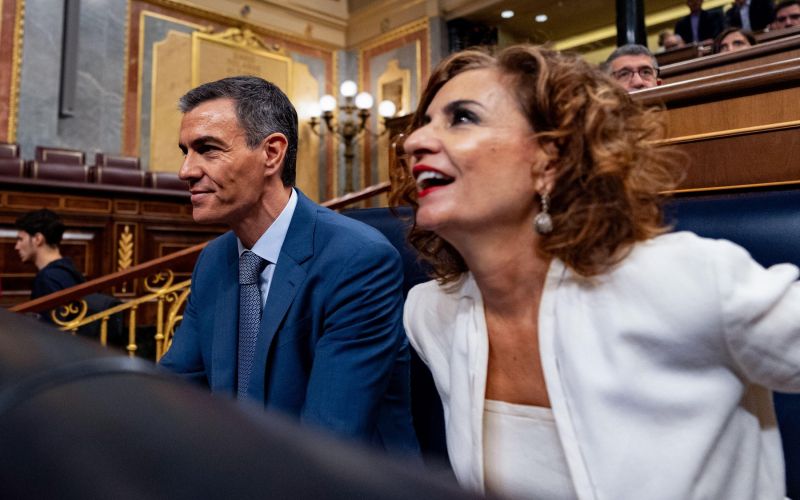 pedro-sanchez, maria-jesus-montero