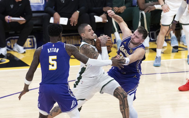 deandre ayton luka doncic.jpg