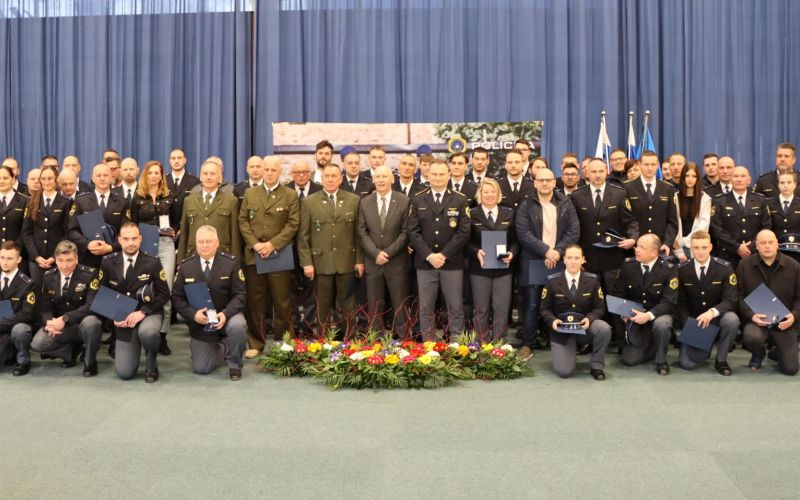 policija, medalje-za-hrabrost-in-pozrtovalnost