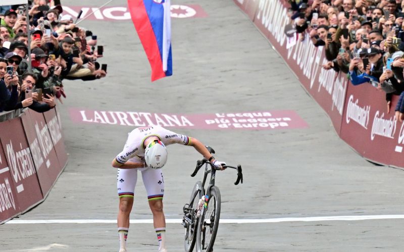 tadej pogacar strade bianche.jpg