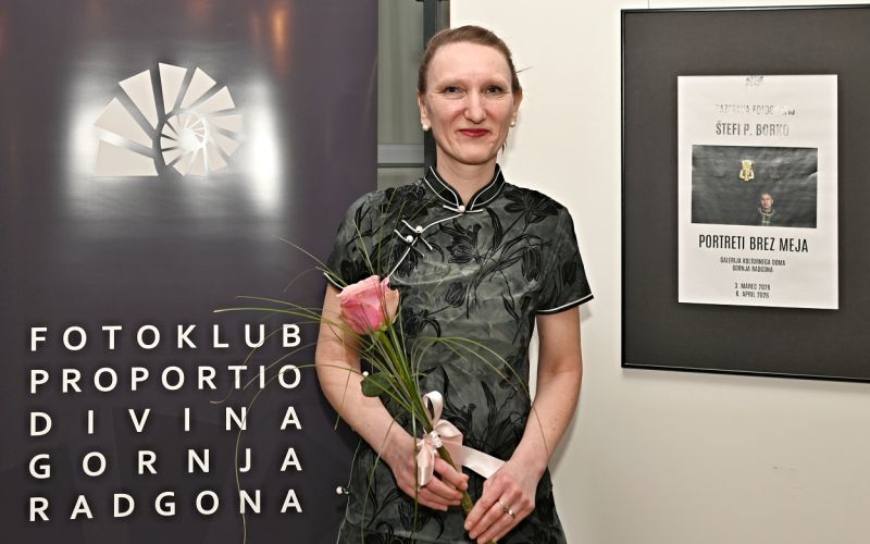 portreti-brez-meja, stefi-p-borko, fotografska-razstava