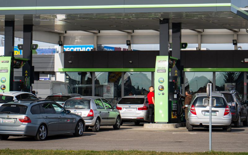 bencinske-črpalke, gorivo, shell, petrol, tankanje, nafta