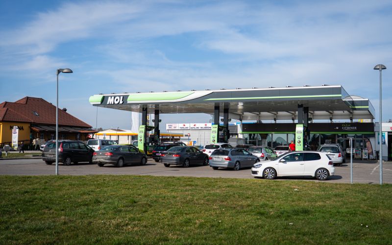 bencinske-črpalke, gorivo, shell, petrol, tankanje, nafta