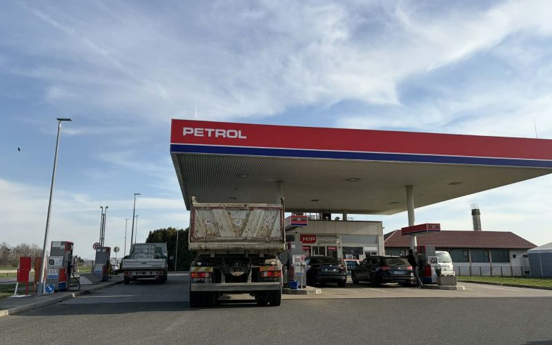 bencinska-crpalka, gorivo, tocenje-goriva