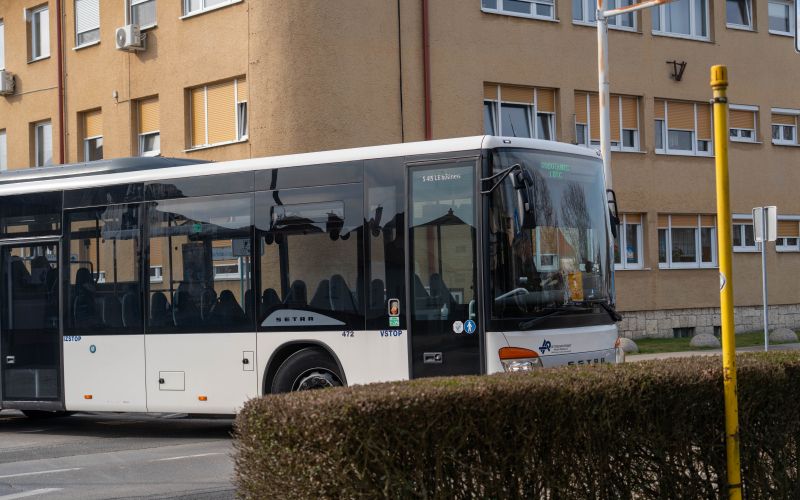 avtobus, avtobusna-postaja, simbolična