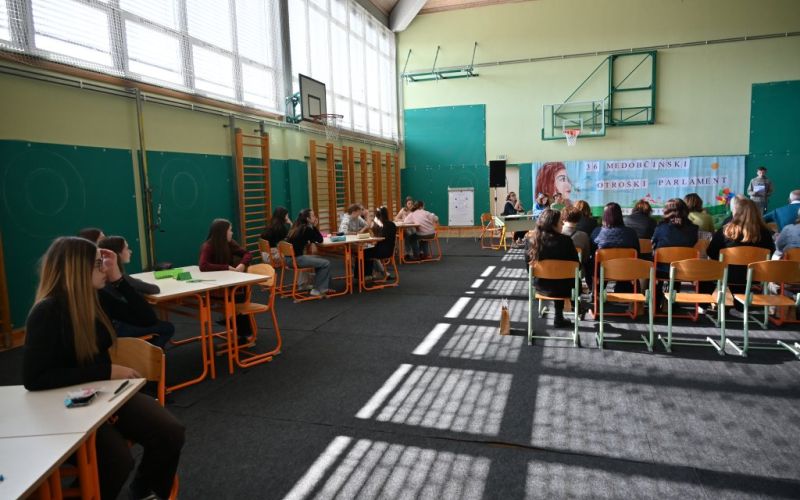 os-salovci, medobcinski-solski-parlament