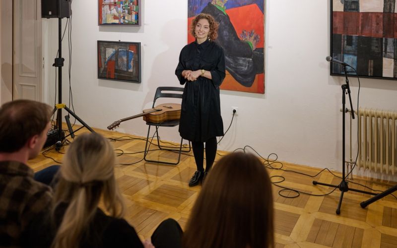 l_8365790015_otvoritev galerije (1).jpg