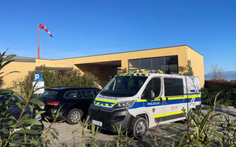 Izola bolnišnica šala