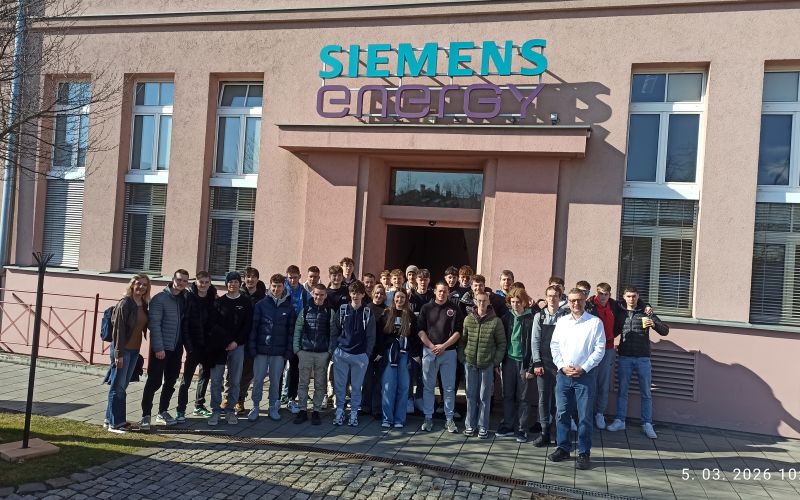 Dijaki M-2. c na Erasmus+ izmenjavi na Češkem.jpg