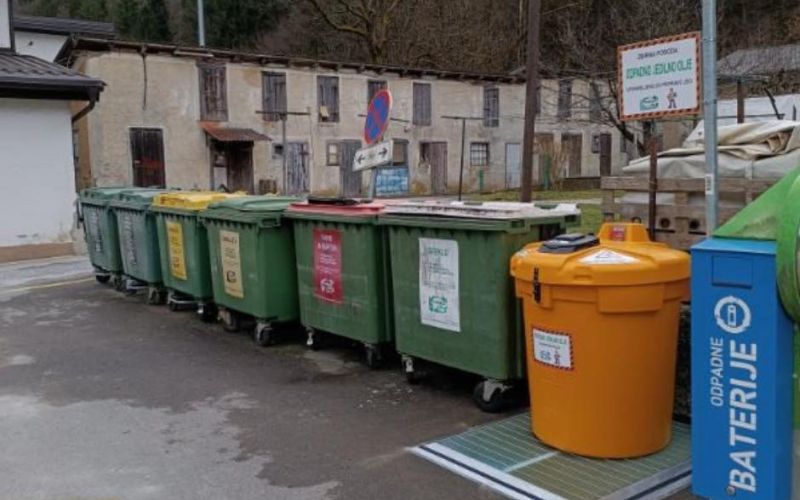 Zbiralnik odpadnega olja (komunala laško).jpg