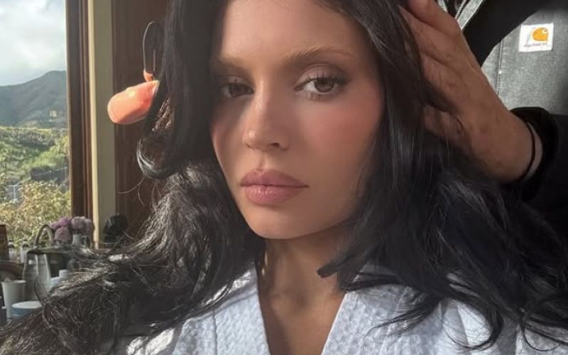 Kylie Jenner - naslovna