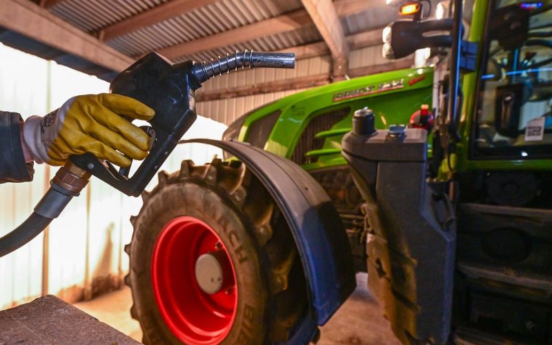 traktor, gorivo.jpg