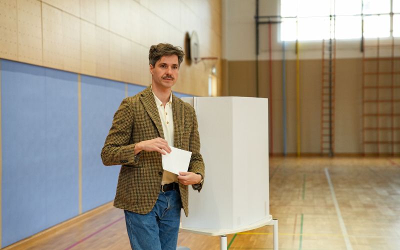 Luka Mesec volitve.jpg