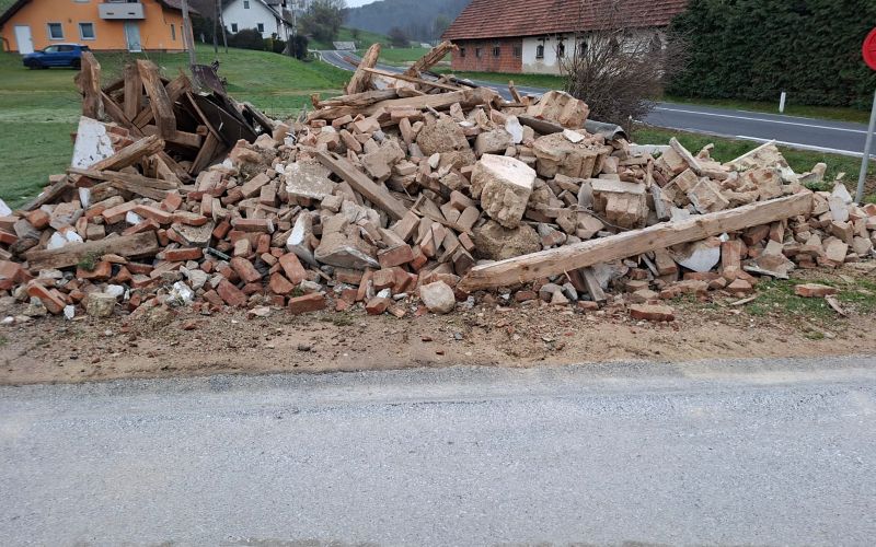 hb_porušena kapela1.jpg