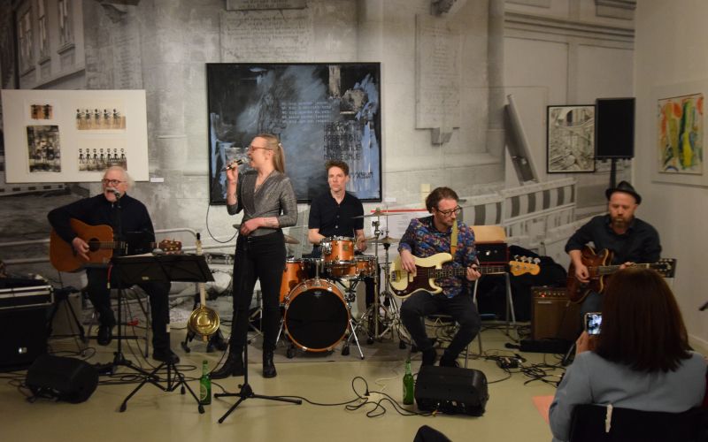 slovenija-odprta-za-umetnost, pogled-od-zgoraj, pavlova-hiša, razstava