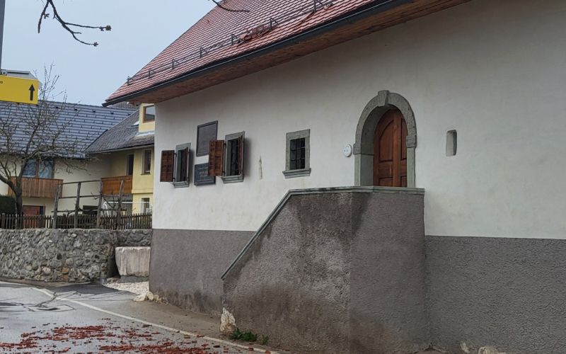 vrba, prešernova rojstna hiša