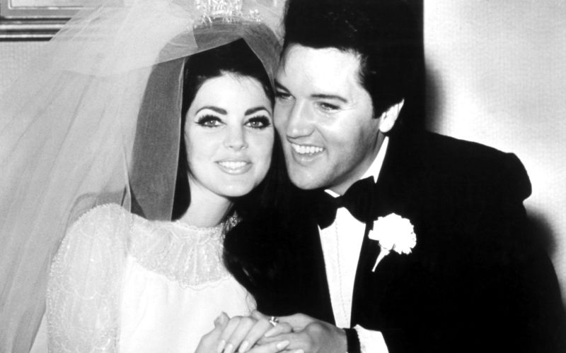 Priscilla Presley (4).jpg