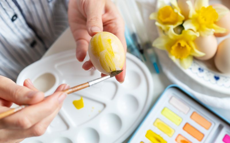 barvanje-pirhov, velikonocni-pirhi