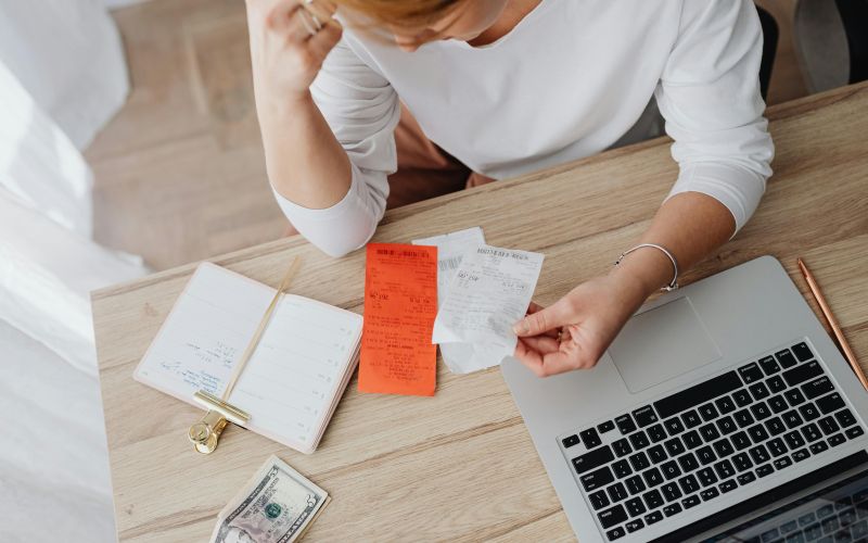 stiska pri plačevanju računov