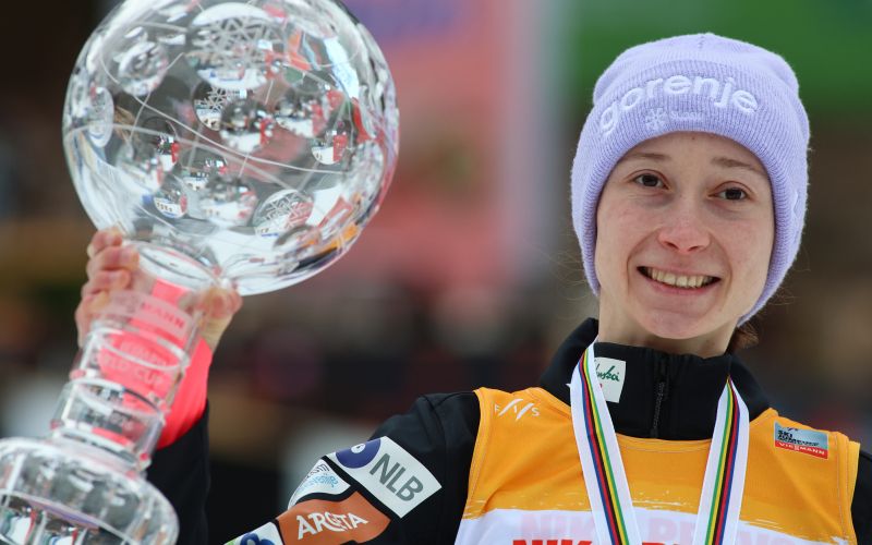 nika prevc planica.jpg