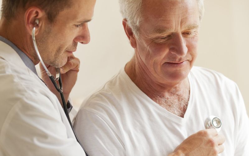 zdravje srca, poslušanje sca, stetoskop