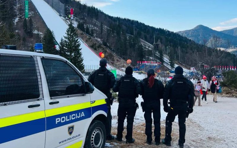 policija planica.jpg