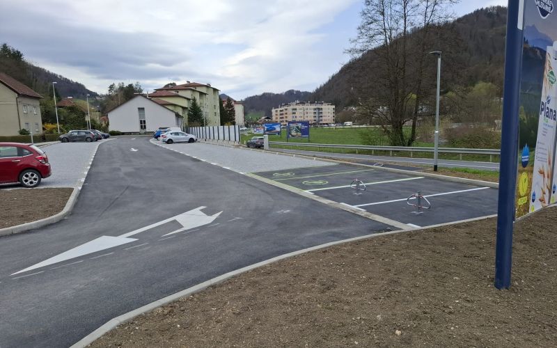 Parkirisce Petelinkarjeva 1.JPG