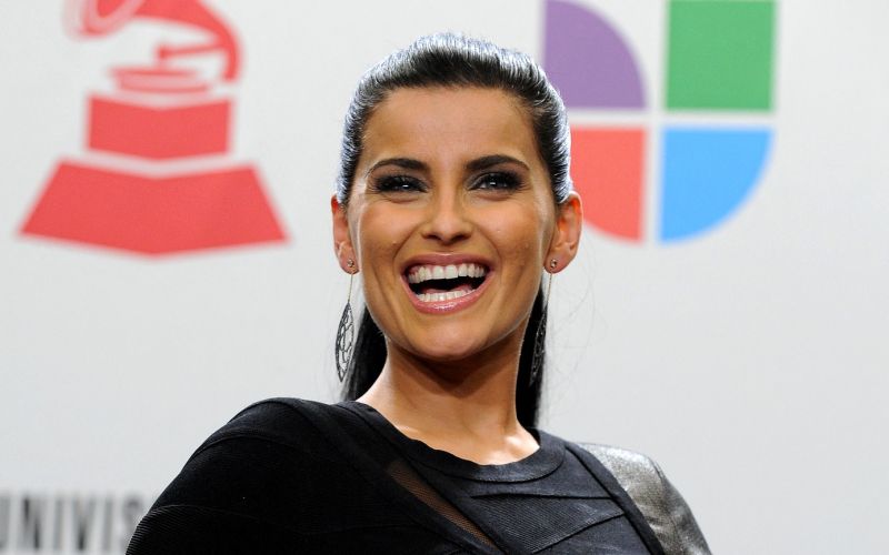 Nelly Furtado (3).jpg